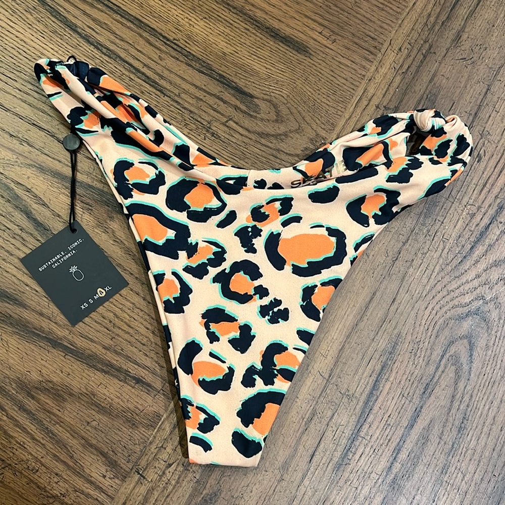 Skatie Suzanne bottoms size large